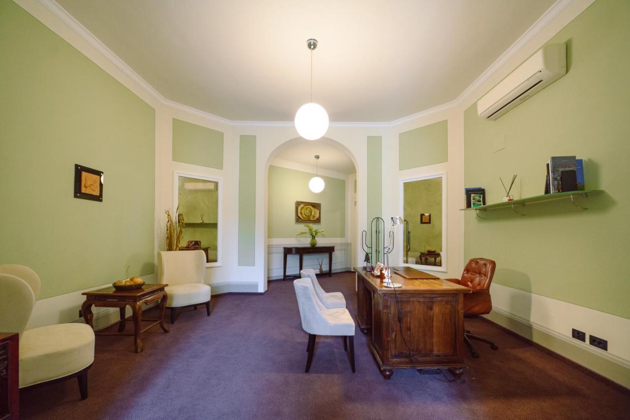 Palazzo Froussard B&B And Living Лука Екстериор снимка