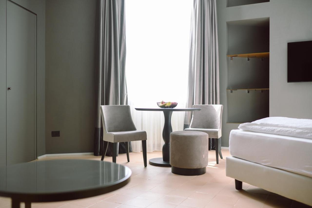 Palazzo Froussard B&B And Living Лука Екстериор снимка