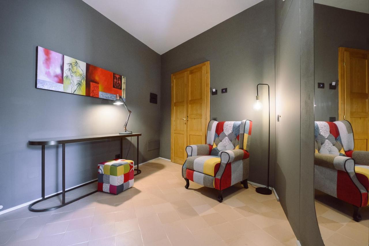 Palazzo Froussard B&B And Living Лука Екстериор снимка