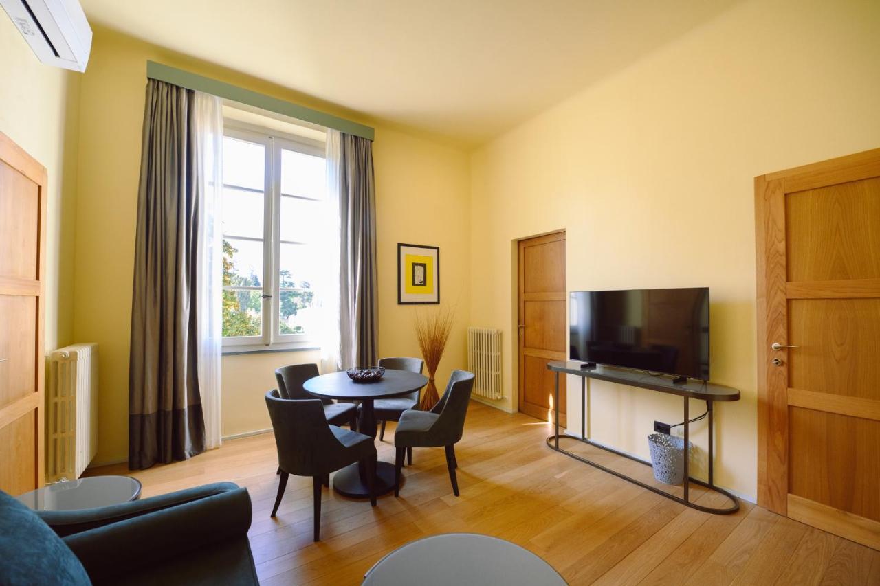 Palazzo Froussard B&B And Living Лука Екстериор снимка